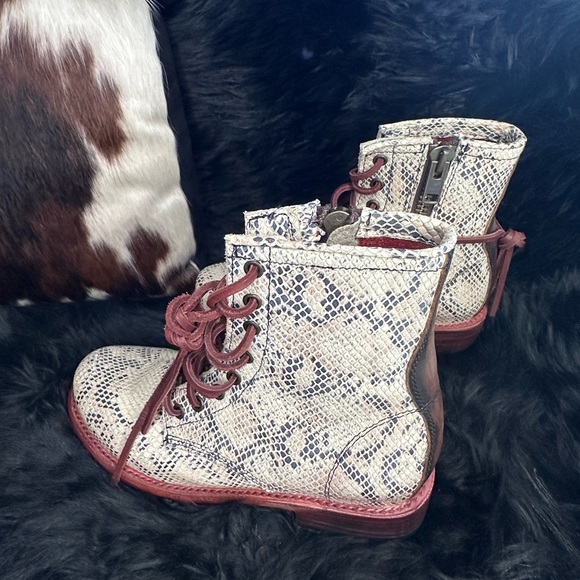 🛑 SOLD 🛑 
Freebird Manchester - Picture 5 of 6